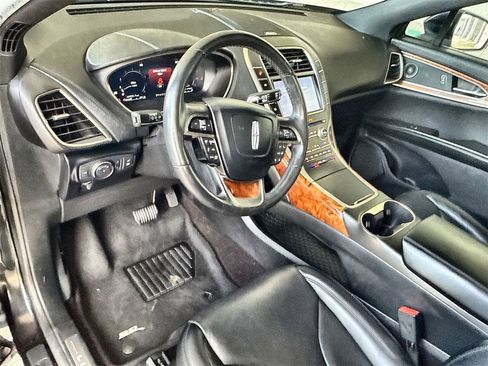 Used 2019 Lincoln Nautilus Reserve image 10