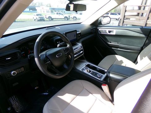 Used 2023 Ford Explorer 4WD image 12