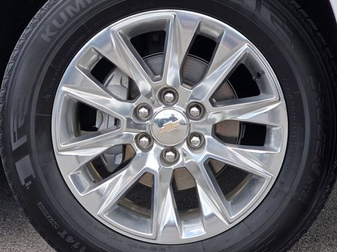 Used 2023 Chevrolet Tahoe Premier w/ Premium Package 2 AWD/4WD image 29