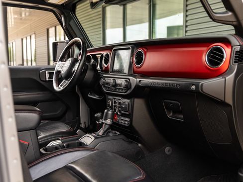 Used 2019 Jeep Wrangler Unlimited Rubicon AWD/4WD image 49