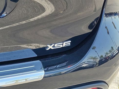 Used 2023 Toyota Highlander XSE image 24