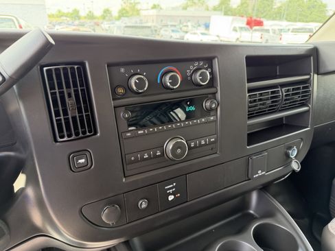 New 2026 Chevrolet Express 3500 Extended RWD image 17