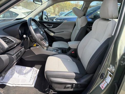 Used 2019 Subaru Forester Premium w/ All-Weather Package AWD/4WD image 18