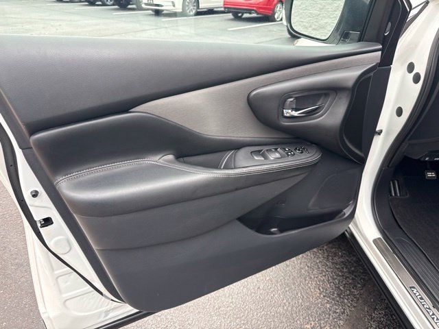 Used 2024 Nissan Murano SV w/ SV Midnight Edition Package AWD/4WD image 13