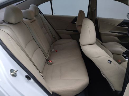 Used 2017 Honda Accord EX image 19