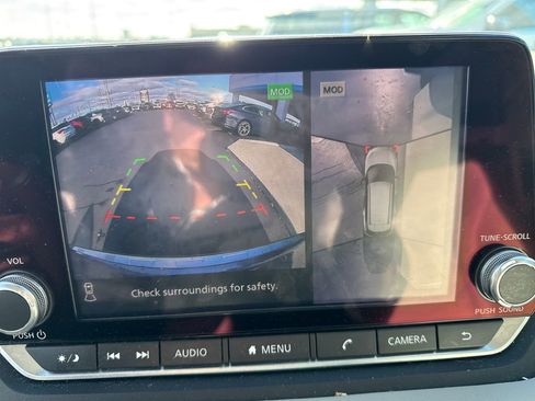 Used 2021 Nissan Rogue SV image 24