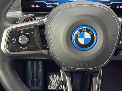 Used 2023 BMW i7 xDrive60 w/ Executive Package 2 image 22