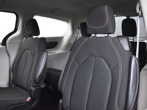 Used 2023 Chrysler Voyager LX FWD image 20