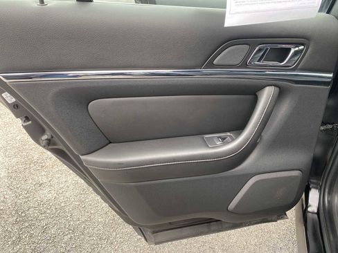 Used 2016 Lincoln MKS image 28