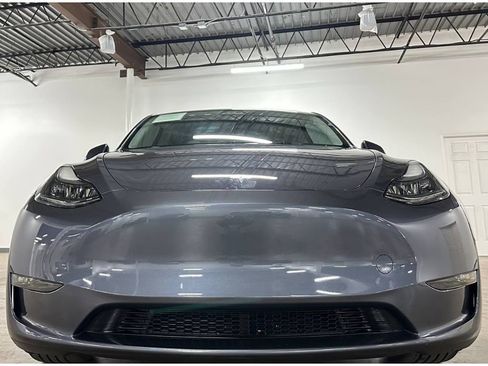 Used 2023 Tesla Model Y Performance AWD/4WD image 3