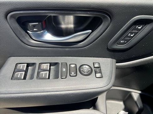 Used 2025 Honda Pilot TrailSport image 10