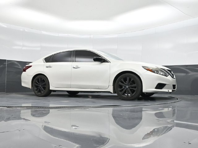 Used 2017 Nissan Altima 2.5 SR w/ Midnight Edition Package FWD image 53
