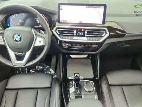 Used 2025 BMW X4 xDrive30i AWD/4WD image 36