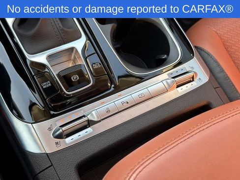 Used 2022 Kia Carnival SX Prestige image 32