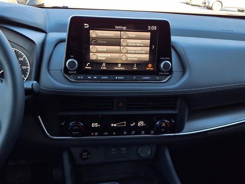 New 2026 Nissan Rogue SV image 15