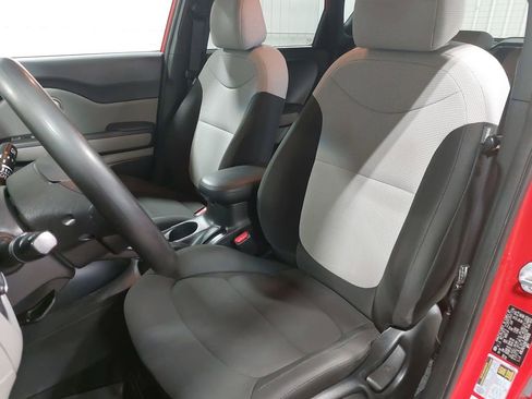 Used 2019 Kia Soul FWD image 14