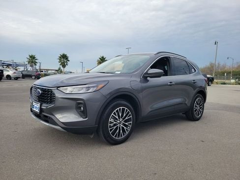 Used 2025 Ford Escape Base image 2