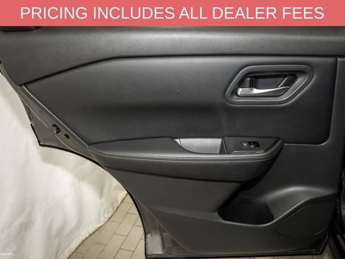 Used 2025 Nissan Rogue SV AWD/4WD image 10