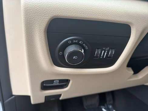 Certified 2022 Jeep Grand Cherokee Limited image 8