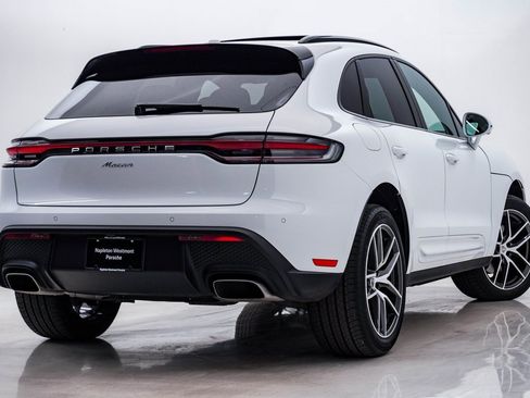 Certified 2025 Porsche Macan image 11