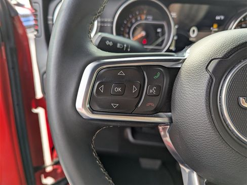 Used 2018 Jeep Wrangler Unlimited Sahara image 22