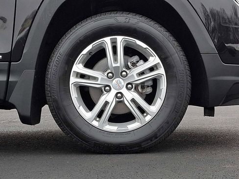 Used 2023 GMC Terrain SLE w/ Driver Convenience Package image 8