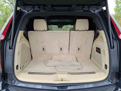 Used 2022 Cadillac Escalade Premium Luxury AWD/4WD image 29
