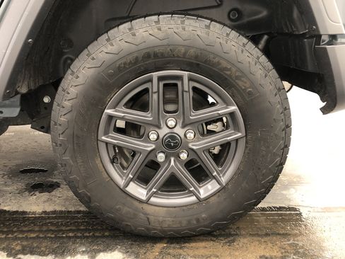 Used 2025 Jeep Wrangler Sport S image 24