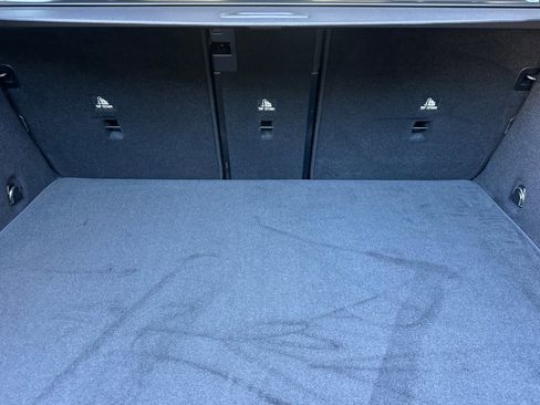 Used 2024 Mercedes-Benz GLC 300 4MATIC image 34