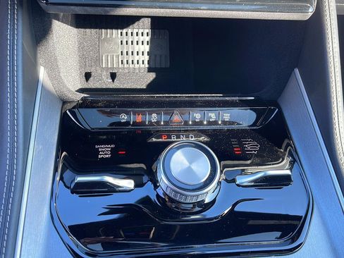 New 2026 Jeep Grand Wagoneer Limited AWD/4WD image 19