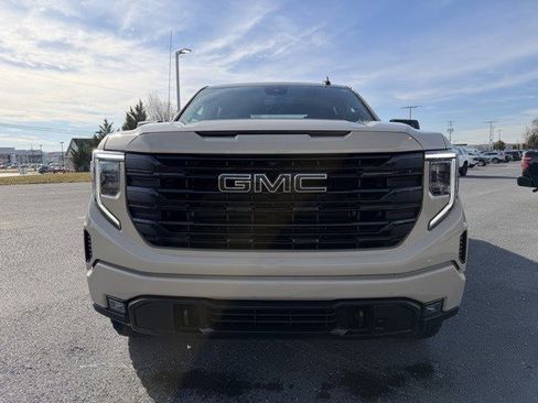Used 2023 GMC Sierra 1500 Elevation image 11