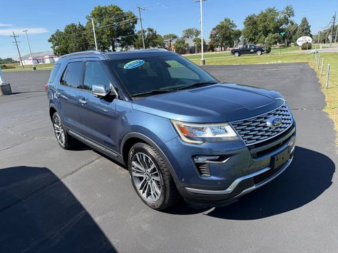 Used 2018 Ford Explorer Platinum AWD/4WD image 3