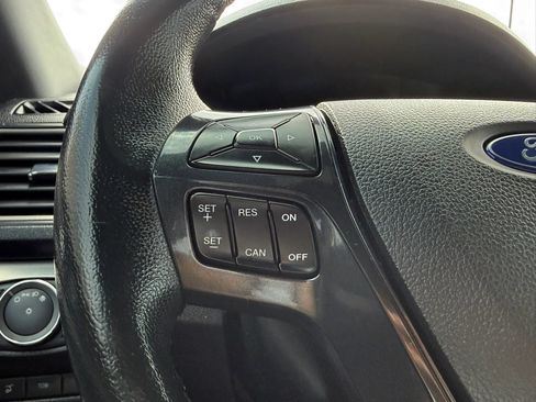 Used 2018 Ford Explorer XLT w/ Equipment Group 202A AWD/4WD image 32