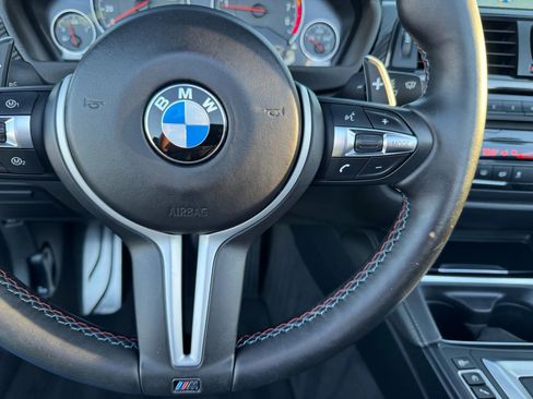 Used 2015 BMW M4 Convertible image 31