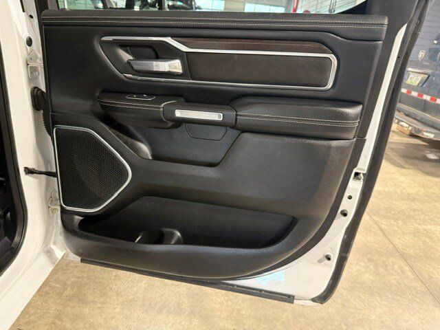 Used 2022 RAM 1500 Laramie w/ Off Road Group AWD/4WD image 13
