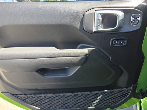 Used 2025 Jeep Gladiator Sport image 22