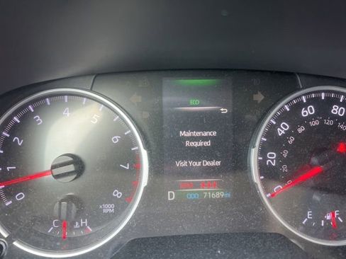 Used 2019 Toyota RAV4 LE image 15