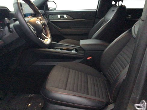 Used 2025 Ford Explorer ST-Line AWD/4WD image 9