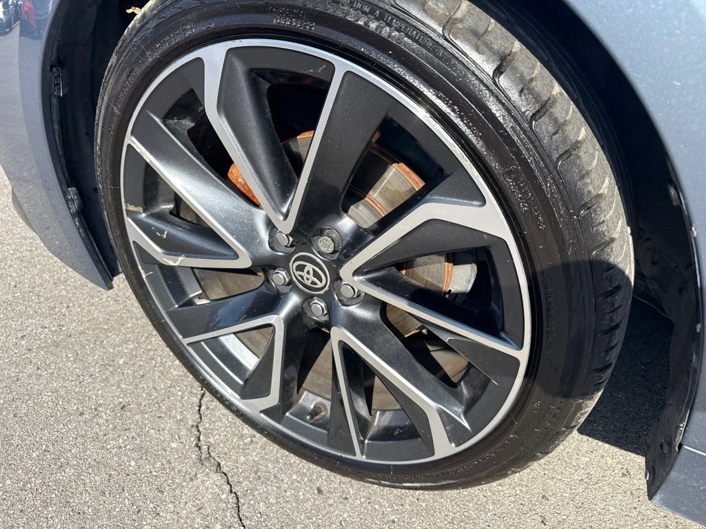 Used 2020 Toyota Corolla SE w/ Body Protection Package FWD image 8
