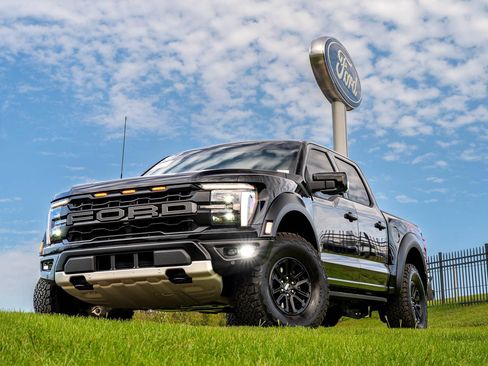 Certified 2025 Ford F150 Raptor AWD/4WD image 7