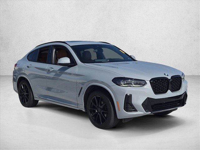 Used 2022 BMW X4 xDrive30i w/ M Sport Package AWD/4WD image 3