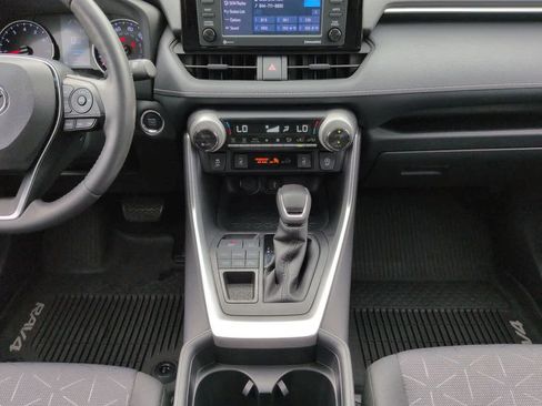 Certified 2020 Toyota RAV4 XLE w/ XLE Grade Weather Package AWD/4WD image 18
