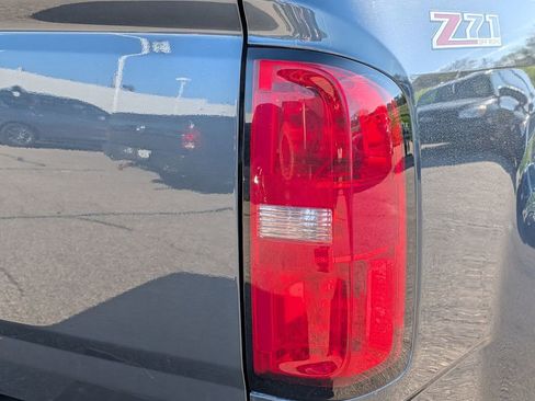 Used 2017 Chevrolet Colorado Z71 AWD/4WD image 17