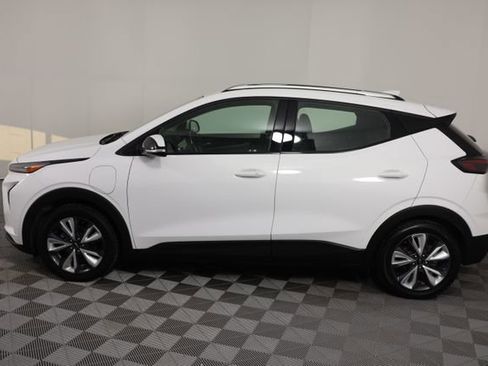 Used 2023 Chevrolet Bolt EUV LT w/ Convenience Package image 5