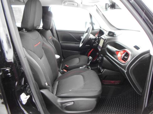 Certified 2023 Jeep Renegade Trailhawk image 21