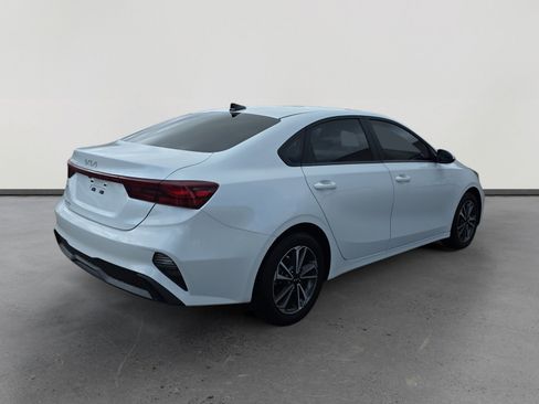 Used 2024 Kia Forte LXS image 5