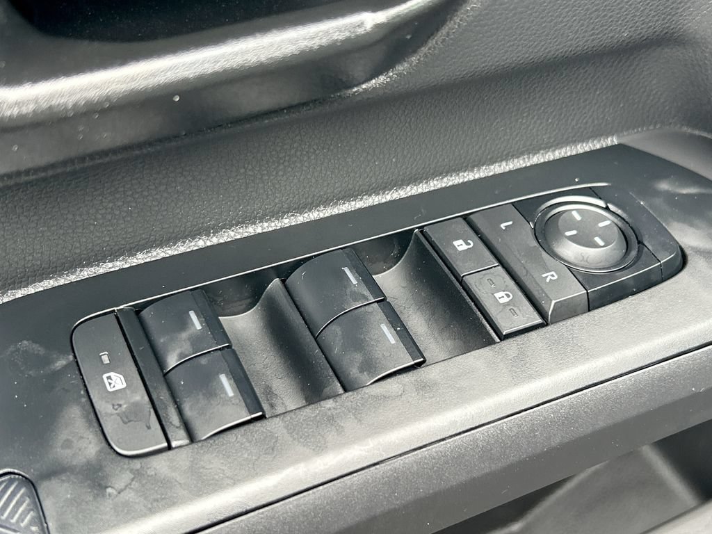 Used 2025 Toyota Tacoma SR5 AWD/4WD image 29