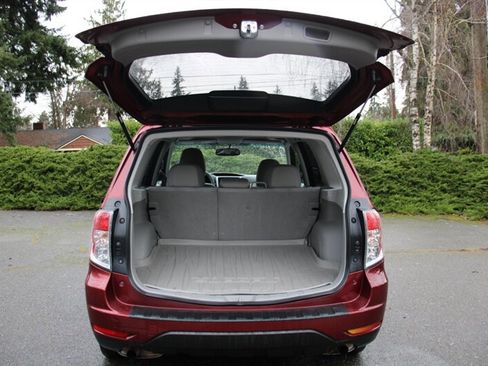 Used 2010 Subaru Forester 2.5X Premium w/ Popular Equipment Group 5B image 17