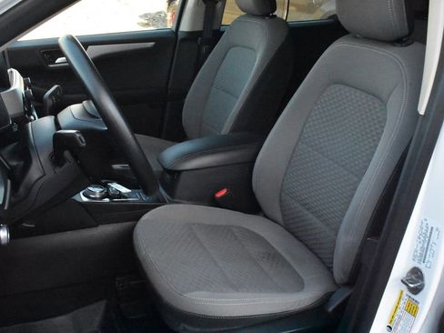 Used 2020 Ford Escape SE FWD image 17