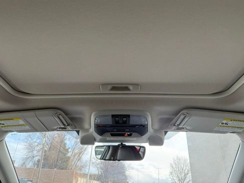 Used 2021 Subaru Crosstrek 2.5i Sport w/ Moonroof Package image 19